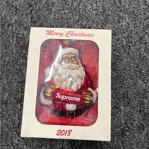 2018AW■新品◆Supremeシュプリーム■Santa Ornament 2018AW□新品◇Supremeシュプリーム□Santa Ornament Supreme Santa